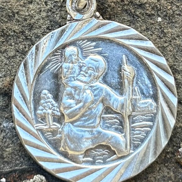 Vintage Silver St. Francis Necklace Pendant - Picture 1 of 5